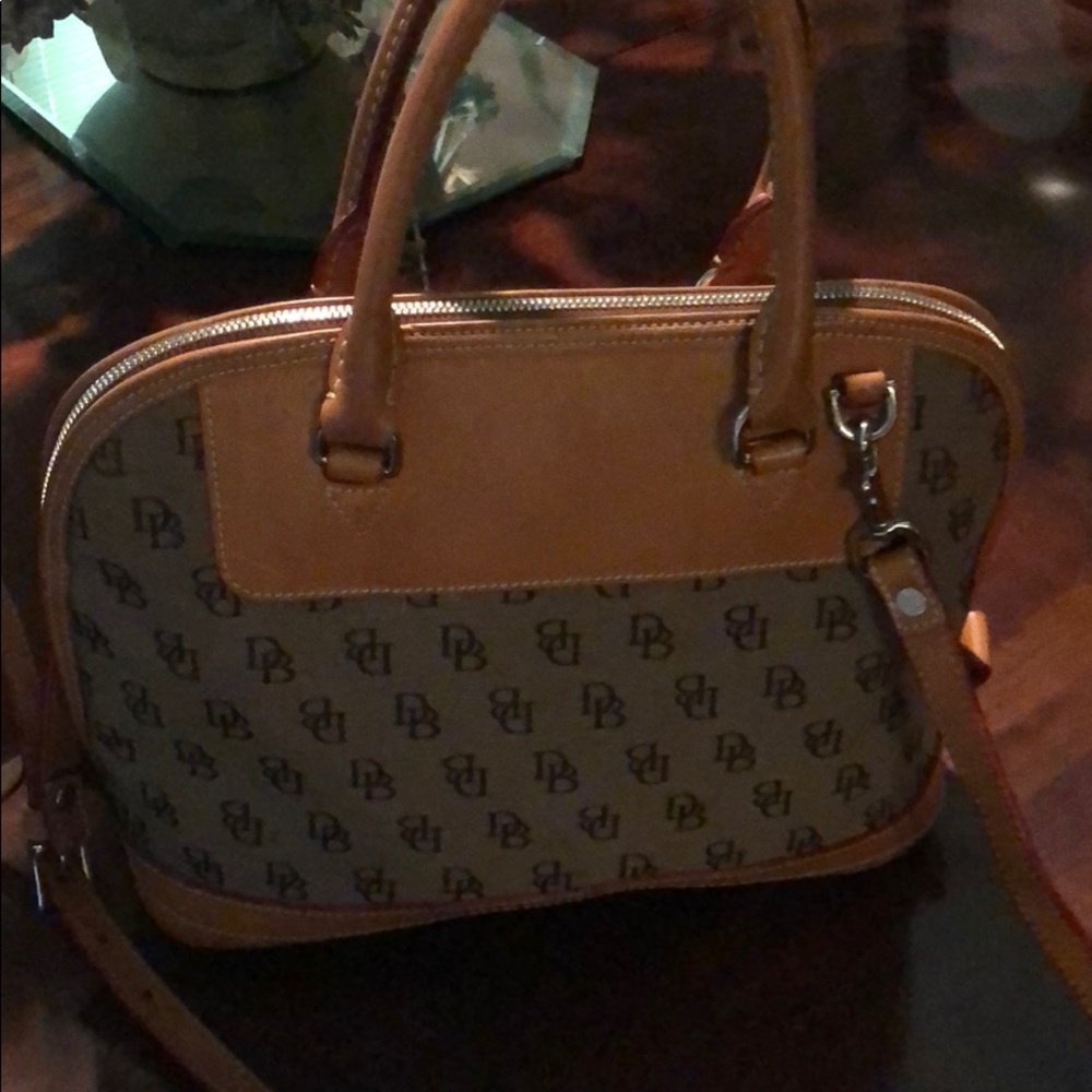 Dooney and bourke hand bag